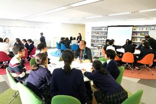 都内の高校生が英語学習プログラムを体験